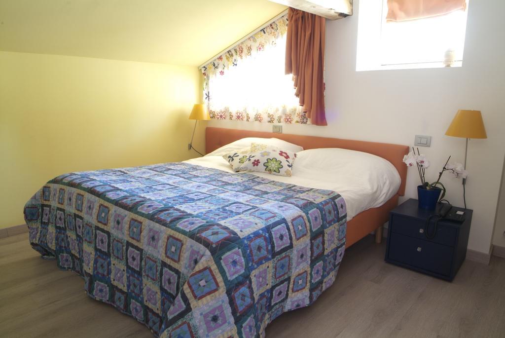 Chambres D'Hotes Nuits De Reve Roisan Екстериор снимка